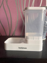 Load image into Gallery viewer, hzhdven Automatic pet water dispenser, indoor adapter for cats and dogs