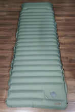 Load image into Gallery viewer, LISM Sleeping mats,6-inch ultra light sleeping pad with built-in pump, lightweight sleeping pad for tent (green green)