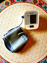 Load image into Gallery viewer, OLOEY Arterial blood pressure measuring apparatus,Electric blood pressure monitor LCD digital display