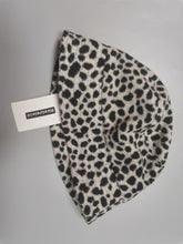 Load image into Gallery viewer, RiceGrain10 Hats, bucket hats for men and women, casual travel beach sun hats