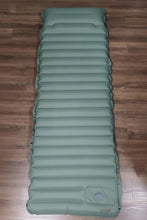 Load image into Gallery viewer, LISM Sleeping mats,6-inch ultra light sleeping pad with built-in pump, lightweight sleeping pad for tent (green green)