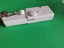 Load image into Gallery viewer, JIAWANSHUN sewing machine, lightweight, fully functional, very suitable for beginners