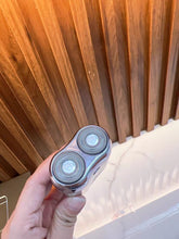 Load image into Gallery viewer, RZ Thorns Electric shaver, washable travel electric shaver - easy to use