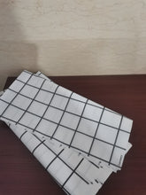 Load image into Gallery viewer, Lucomery Tablecloths, washable, wrinkle resistant, high-quality polyester fabric