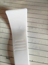 Load image into Gallery viewer, Aulecoo cosmetic spatula for hair removal preparations, non stick wax spatula, silicone spatula for home salon body use