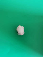 Load image into Gallery viewer, Quinitiles Resin ornaments, resin mini pig statue, cute DIY craftsmanship