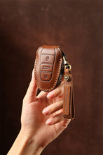 Load image into Gallery viewer, Keycases,High end personalized handmade genuine cowhide car keycase buckle