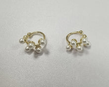Load image into Gallery viewer, maoeoionp Pearl Clip Hoop Earrings Women's Comfort Non Pierced Earrings, Gold