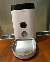 Load image into Gallery viewer, MEREN- Automatic Pet Feeder, Meal Timing, Dry Food Meal Portion Size Control,Included Desiccant Bag, Small Medium Pets