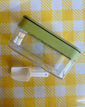 Load image into Gallery viewer, SUSLIFE Silicone Ice Cube Molds with Sealing Lid, Premium Ice Cube Trays