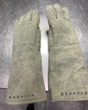 Load image into Gallery viewer, KACHEEG oven gloves-932 ℉ extremely heat-resistant grilling gloves, kitchen insulating fiber non-slip oven gloves, 12 inches, for cooking, grilling, smoking, baking, frying, cutting, 1 pair