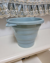 Load image into Gallery viewer, SOFEYA collapsible bucket, 10L portable folding bucket bucket container, suitable for hiking, camping, fishing trip, gardening and outdoor use