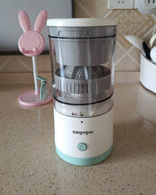Load image into Gallery viewer, xmpopm Electric fruit press,Portable electric juicer Rechargeable juicer USB and cleaning brush