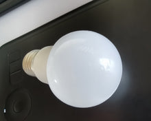 Load image into Gallery viewer, YoTelim bulb, LED bulb, natural daylight bulb, eye protection, suitable for study, office, bedroom, living room, 11W
