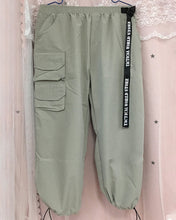 Load image into Gallery viewer, Women's casual pants wide leg loose tapered capri cord stretch waist and ankle belt pockets