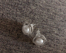 Load image into Gallery viewer, K&H JWL earrings, "Lovely Rose" high-polished 925 sterling silver earrings with 7mm natural freshwater pearls