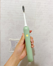 Load image into Gallery viewer, KooDux electric toothbrush,Sonic Electric Toothbrush with 2 Brush Heads for Adults and Kids,Wireless Fast Charge, One Charge for 60 Days, 5 Modes with 2 Minutes Build in Smart Timer, Electric Toothbrushes(Green)