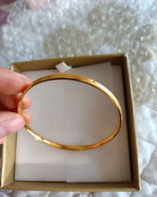 Load image into Gallery viewer, Ataraxia bracelet,Women's 18k Gold Plated Stackable Bangle Bracelet Hinged Oval-Shape Slip-On