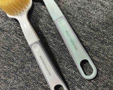 Load image into Gallery viewer, BEEMEEMASTER Dishwashing brush,Dish Brush with Bamboo Handle Built-in Scraper, Scrub Brush for Pans, Pots, Kitchen Sink Cleaning, Pack of 2