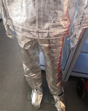 Load image into Gallery viewer, Aluminum foil heat-resistant fire-resistant clothing, 1000 degrees Celsius fire-resistant clothing, a full set of flame-retardant clothing, fire-fighting clothing