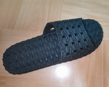 Load image into Gallery viewer, Niki&Sisi slippers, unisex sandals, woven shape, bath slippers