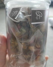 Load image into Gallery viewer, Peach chrysanthemum tea bag-4 kinds of mixed chrysanthemum peach medlar honeysuckle-15 bags