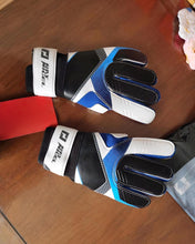 Load image into Gallery viewer, RAY NIGEL Goalkeeper Gloves,Strong Grip for The Toughest Saves, with Finger Spines to Give Splendid Protection to Prevent Injuries