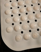 Load image into Gallery viewer, tewwet- Non-Slip Bathtub Mat with Suction Cups, Drain Holes for Bathroom Showers, Tub, Machine Washable
