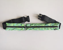 Load image into Gallery viewer, aoobly running belt bag, iPhone holder belt bag Ladies and men running bag Slim belt bag Suitable for exercises Carrying a mobile phone Key