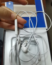 Load image into Gallery viewer, Merrytech Wired Headphones-In-Ear Type-C Socket Headphone Noise Isolation No Tangle HiFi Bass Stereo Built-in Microphone