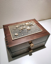 Load image into Gallery viewer, JANDAGTS Wooden decorative box,Engraved Wooden Decorative Box Jewelry Box Keepsake Box