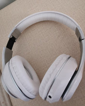 Load image into Gallery viewer, Hanleo headset, Bluetooth headset wireless, over-ear stereo wireless headset 35 hours of play time with deep bass, soft memory protein earmuffs, built-in microphone wired mode PC/mobile phone/TV-white