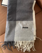 Load image into Gallery viewer, huashangmaoyou Scarfs super soft classic, cashmere feel, winter scarf