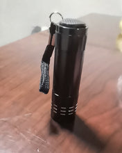 Load image into Gallery viewer, Hmcity LED flashlight rechargeable 1500 high lumen waterproof 4 kinds of light mode pocket flashlight 18650 including battery