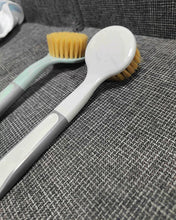 Load image into Gallery viewer, BEEMEEMASTER Dishwashing brush,Dish Brush with Bamboo Handle Built-in Scraper, Scrub Brush for Pans, Pots, Kitchen Sink Cleaning, Pack of 2