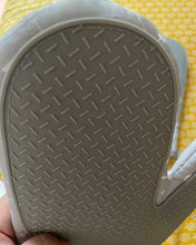 Load image into Gallery viewer, LTGICH oven gloves, heat-resistant non-slip food grade kitchen gloves silicone cooking gloves kitchen, cooking