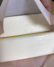 Load image into Gallery viewer, Samwokont Antibacterial soap,Soap For Sensitive Skin with Calendula Oil Effectively Washes Away Bacteria