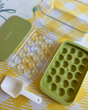 Load image into Gallery viewer, SUSLIFE Silicone Ice Cube Molds with Sealing Lid, Premium Ice Cube Trays