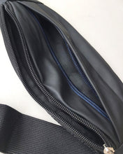 Load image into Gallery viewer, QeenRTUU Fanny pack, fashion waterproof Fanny pack adjustable belt, travel sports running