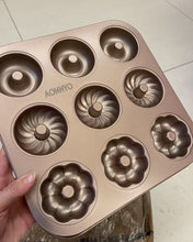 Load image into Gallery viewer, AONNYO Silicone Cake Moulds, Doughnut Maker Silicone Baking Tray Cupcake Muffin Molds Mini Cake Pan