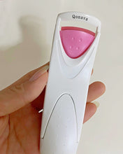 Load image into Gallery viewer, Qonava electric eyelash curler, heated eyelash curler, eyelash curler tool with heated silicone pad, suitable for women