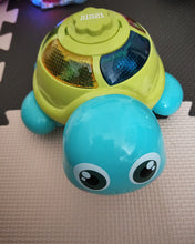 Load image into Gallery viewer, KIPRITII electric toys, musical tortoise toys, electronic toys with lights and sounds, birthday gifts for early education development 6 7 8 9 10 11 12 months, 12-year-old babies, toddlers, boys and girls