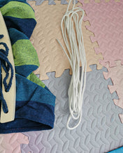 Load image into Gallery viewer, Seeye hammock,Camping Hammock Single & Double Portable Hammock Ultralight Nylon Parachute Hammocks with 2 Hanging Straps for Backpacking, Travel, Beach, Camping, Hiking, Backyard