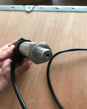 Load image into Gallery viewer, HonenF pressure sensor with connector-1/8 inch 27 NPT threaded stainless steel 100 PSI pressure sensor, suitable for oil, fuel, air, water
