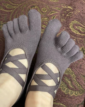 Load image into Gallery viewer, RXIOVILAE-Women's Cushioned Padded Anti-Slip Grips Yoga Pilates Ballet Barre Socks