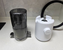 Load image into Gallery viewer, Lanueva Electric Juicer, for oranges, lemons, grapefruit and other fruits, brushed stainless steel