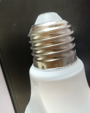 Load image into Gallery viewer, YoTelim bulb, LED bulb, natural daylight bulb, eye protection, suitable for study, office, bedroom, living room, 11W