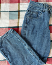 Load image into Gallery viewer, Divanewlook Women's High Rise Straight Fit Jean