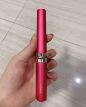 Load image into Gallery viewer, Qonava electric eyelash applicator, mini mascara curling and lasting heating eyelash applicator, electric eyelash makeup applicator