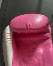 Load image into Gallery viewer, Chriffer boxing gloves, suitable for boxing taekwondo, mixed martial arts, ideal training boxing gloves
